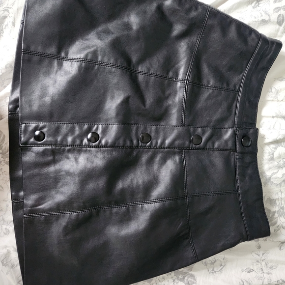 Free People Sleek Black Mini Skirt - Picture 1 of 4